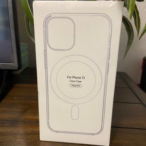 iPhone 13 MagSafe Clear Case
